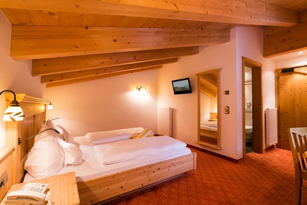 רידאנה Hotel Schneeberg Family Spa Resort חדר תמונה