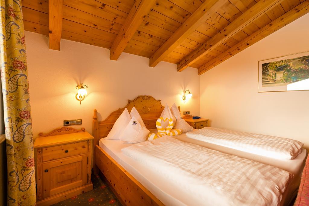 רידאנה Hotel Schneeberg Family Spa Resort חדר תמונה