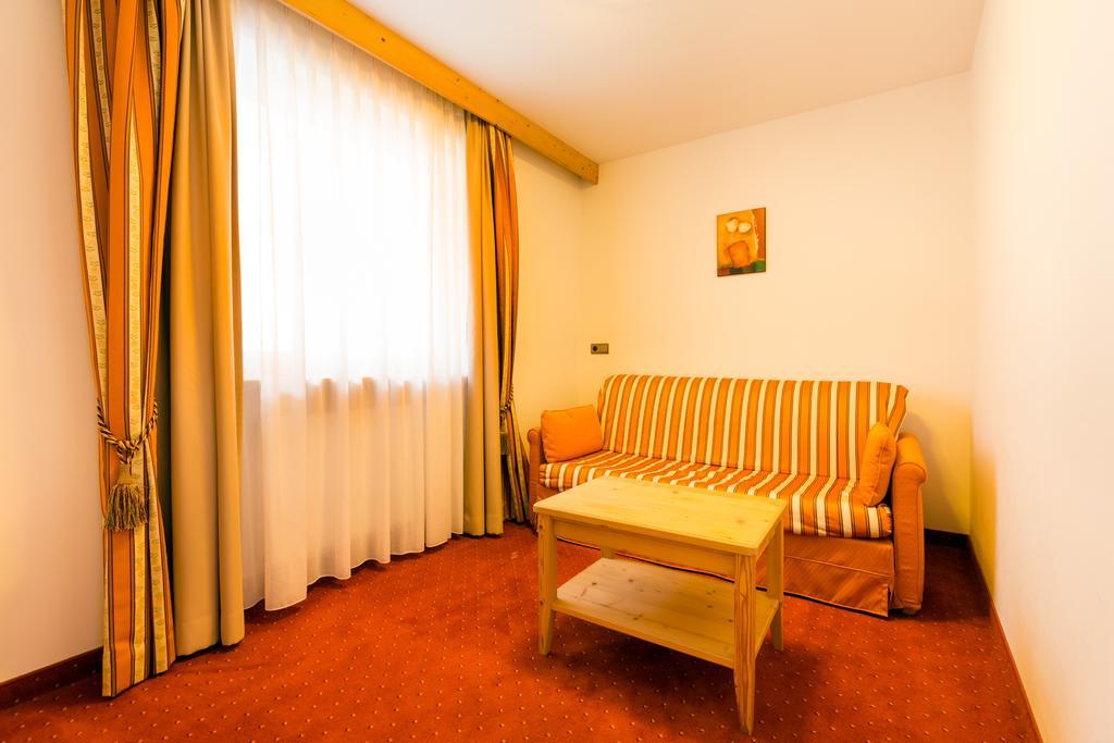 רידאנה Hotel Schneeberg Family Spa Resort חדר תמונה