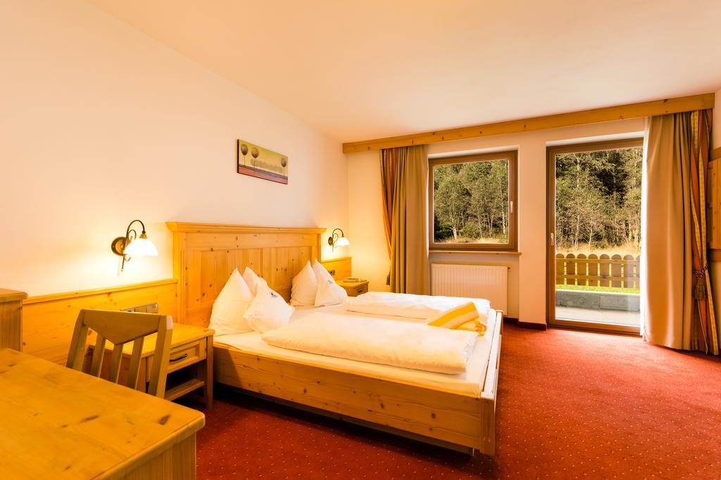 רידאנה Hotel Schneeberg Family Spa Resort חדר תמונה
